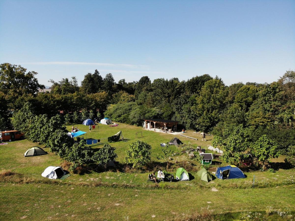 Camping @ Nogometni Golf Ljubljana Liubliana Exterior foto