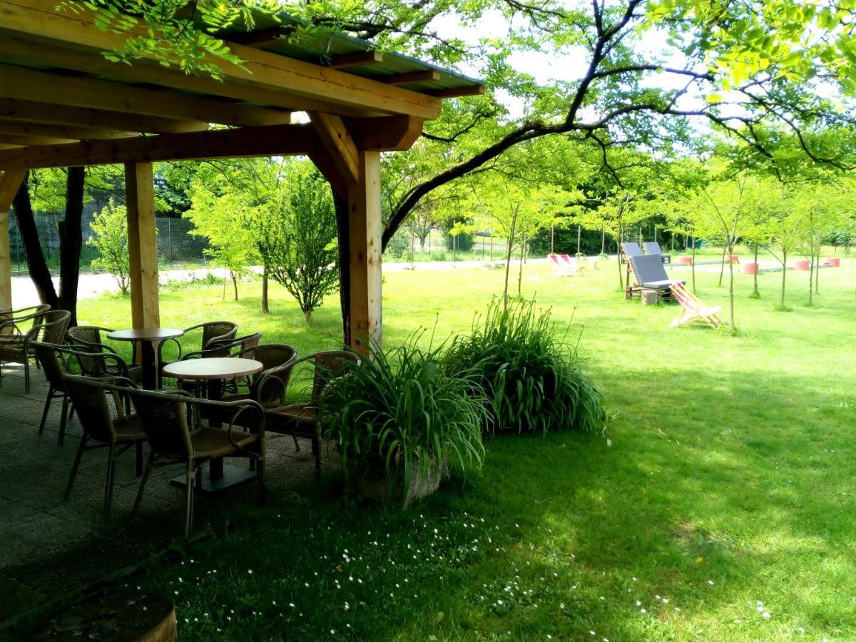 Camping @ Nogometni Golf Ljubljana Liubliana Exterior foto