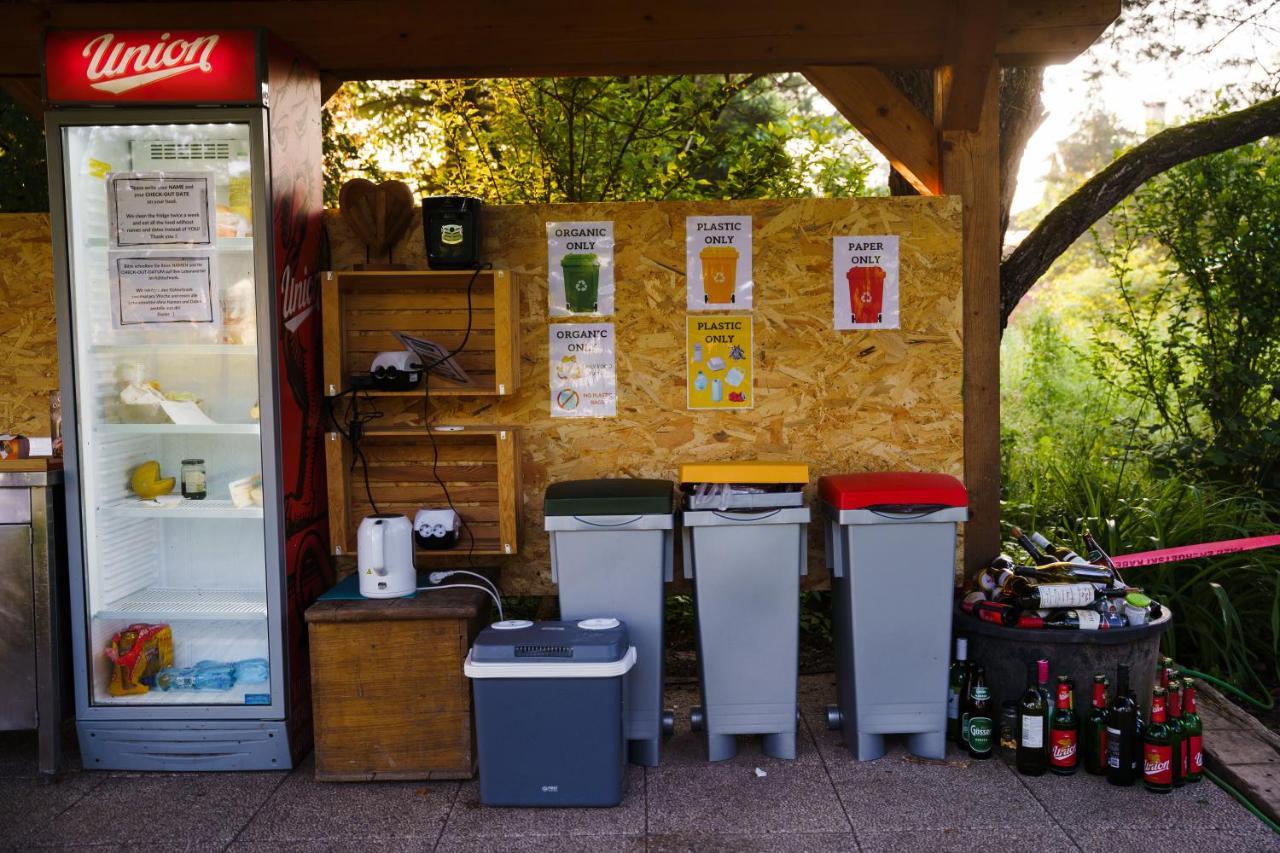 Camping @ Nogometni Golf Ljubljana Liubliana Exterior foto